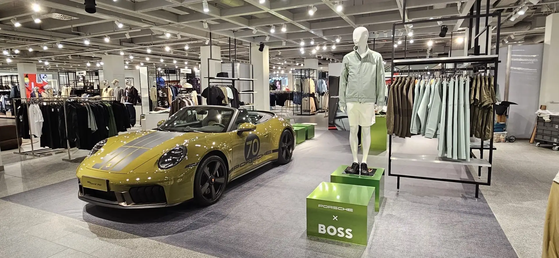 POP UP INSTALLATION Porsche x Boss